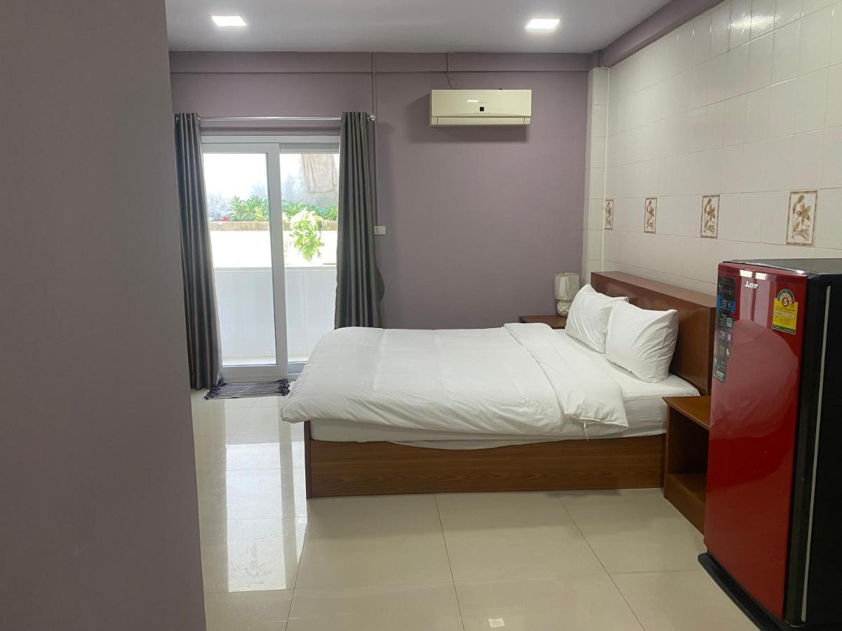 Hug Me Guesthouse Pattaya Exterior photo